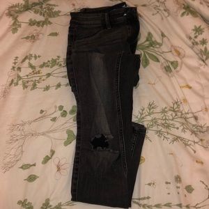 Distressed Black Hollister High-Rise Skinny Jeans